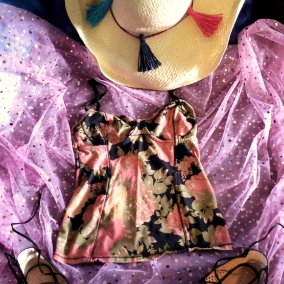 🦋🧚‍♀️Talula Aritzia Tank - Picture 1 of 5